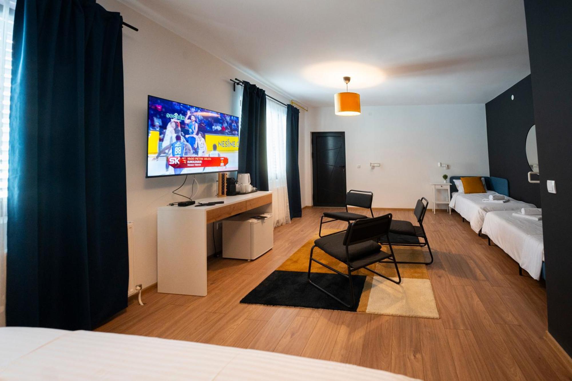 Cozy Nook B&B - Free Private Parking Novi Sad Esterno foto