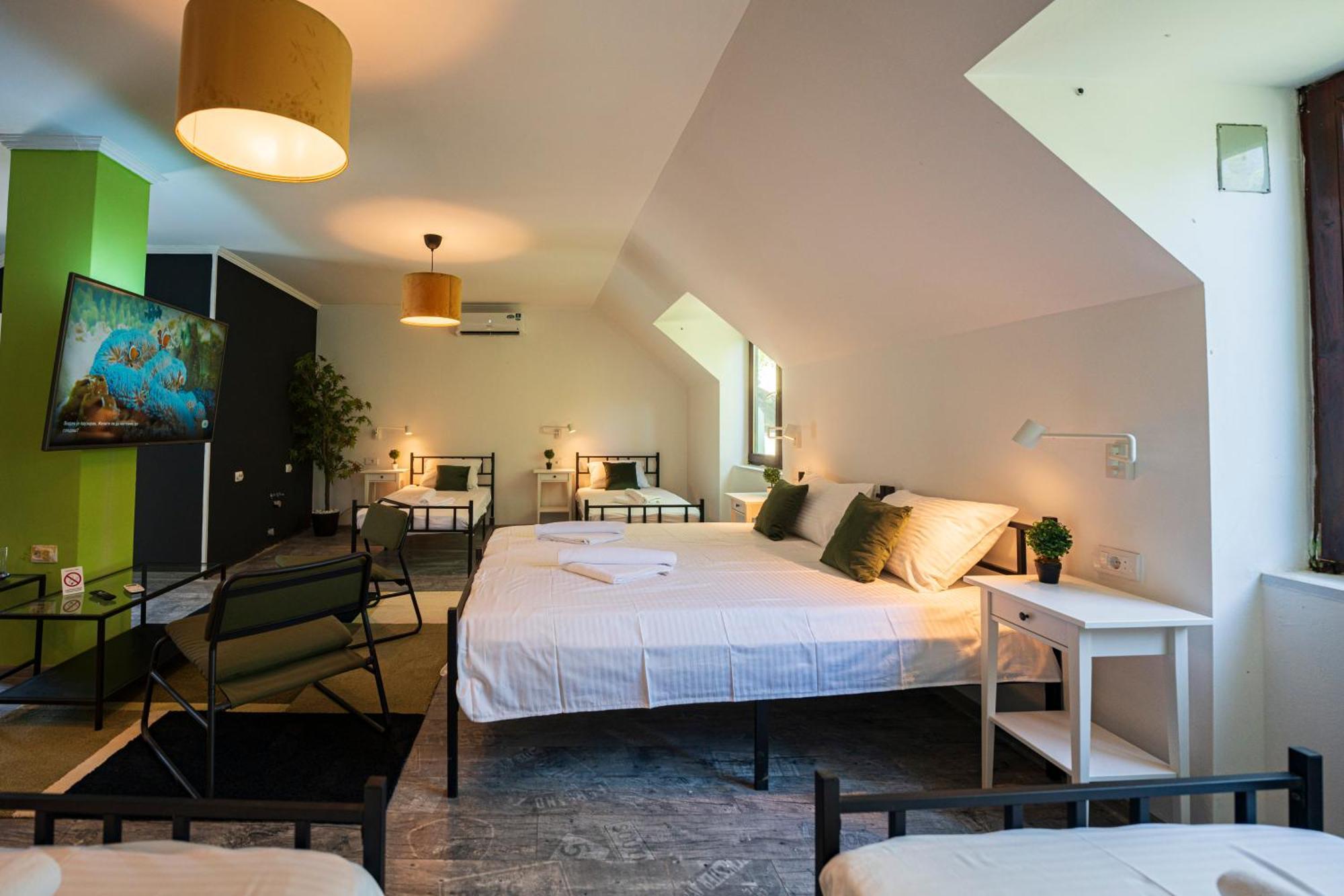 Cozy Nook B&B - Free Private Parking Novi Sad Esterno foto