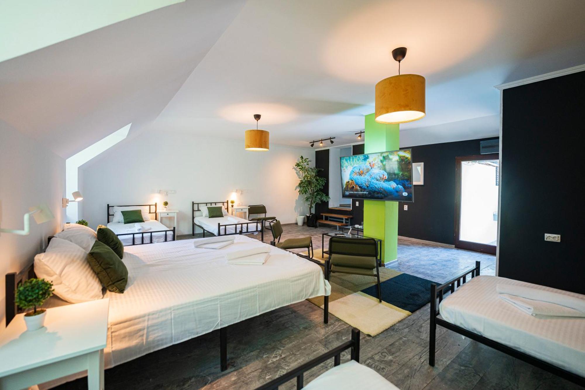 Cozy Nook B&B - Free Private Parking Novi Sad Esterno foto