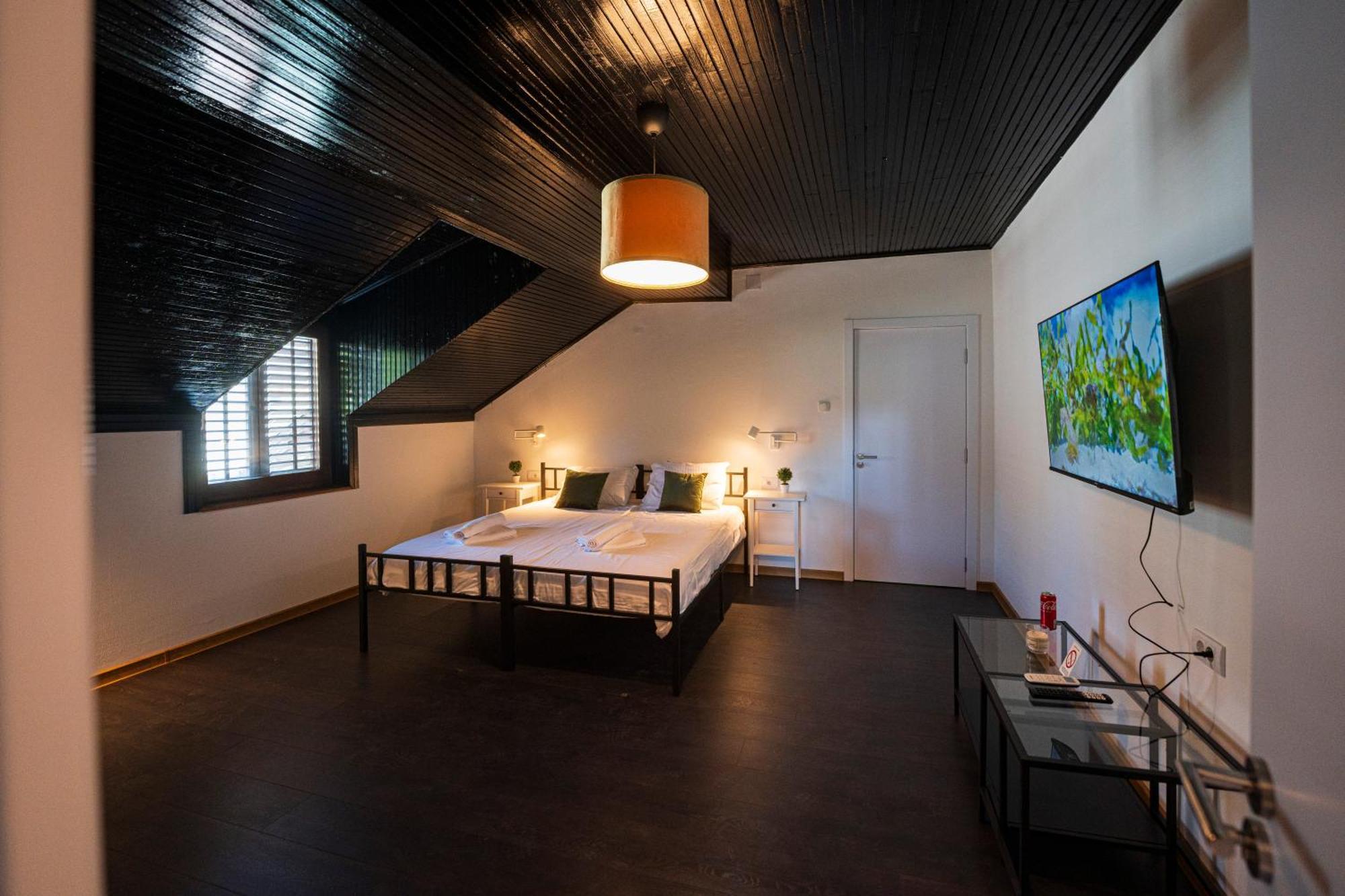 Cozy Nook B&B - Free Private Parking Novi Sad Esterno foto